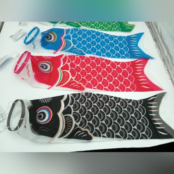 NWT 4 Carp Streamers for outside - Picture 2 of 4